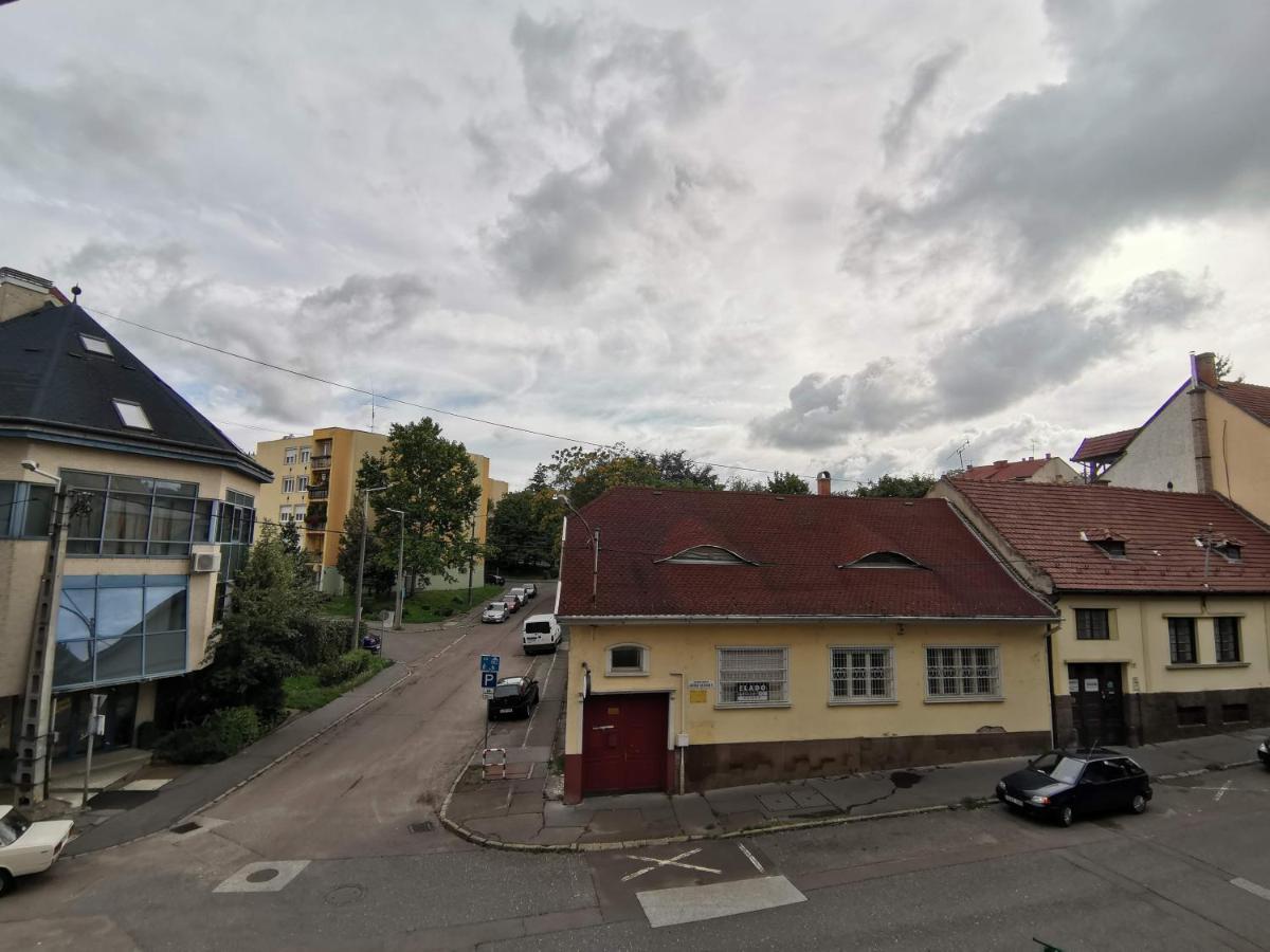 Sweet Life Apartman Eger Bagian luar foto